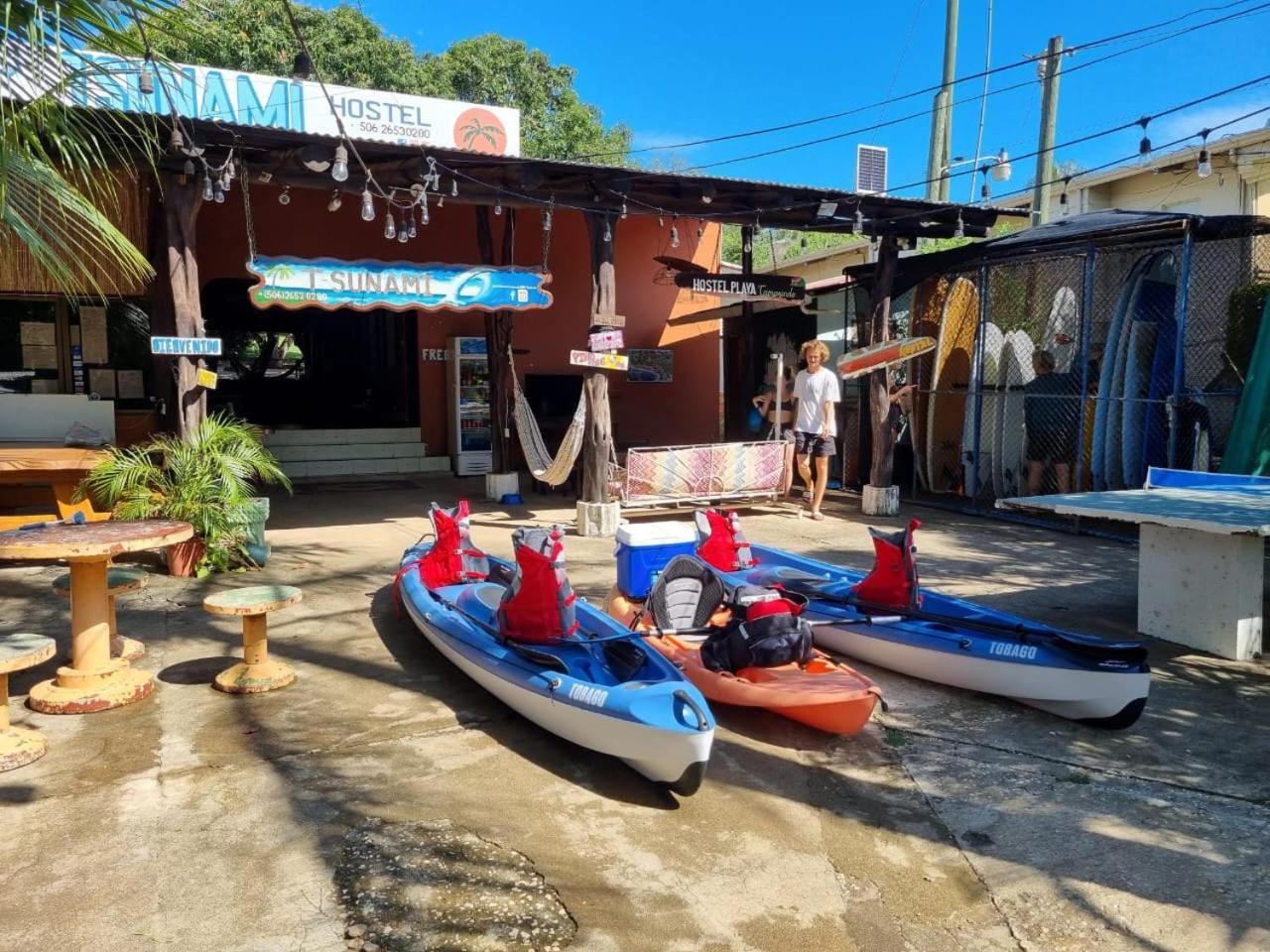 טמארינדו Tsunami Hostel מראה חיצוני תמונה