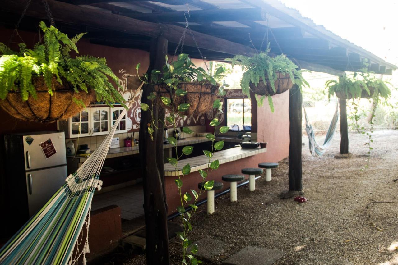 טמארינדו Tsunami Hostel מראה חיצוני תמונה