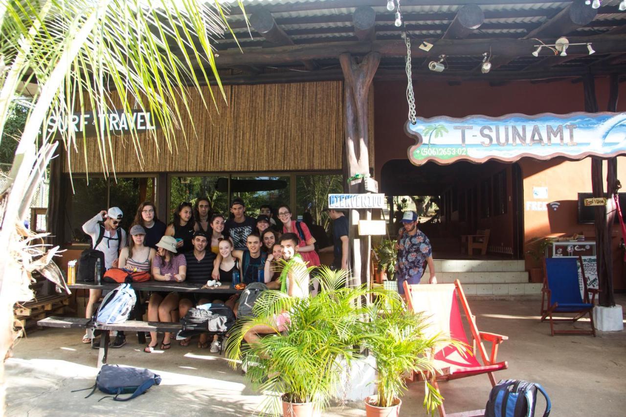 טמארינדו Tsunami Hostel מראה חיצוני תמונה