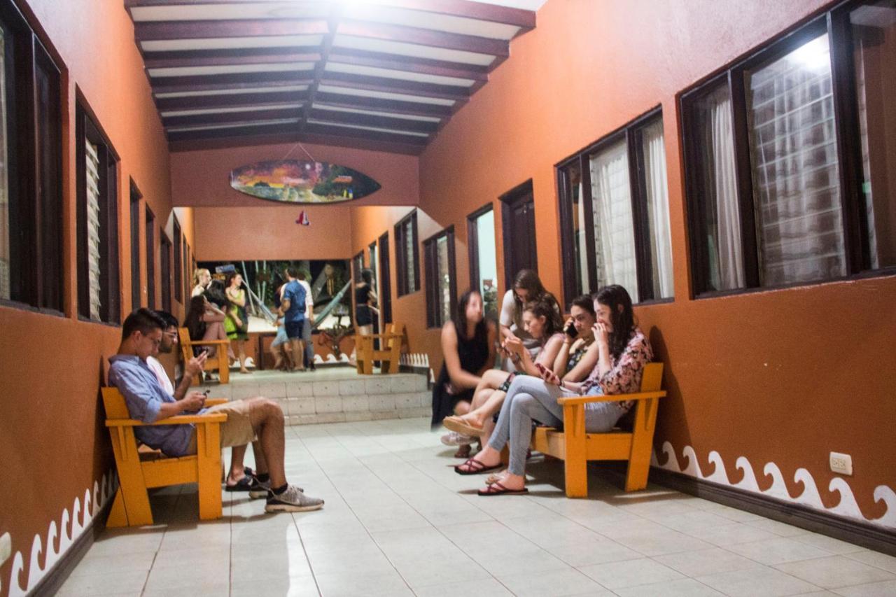 טמארינדו Tsunami Hostel מראה חיצוני תמונה