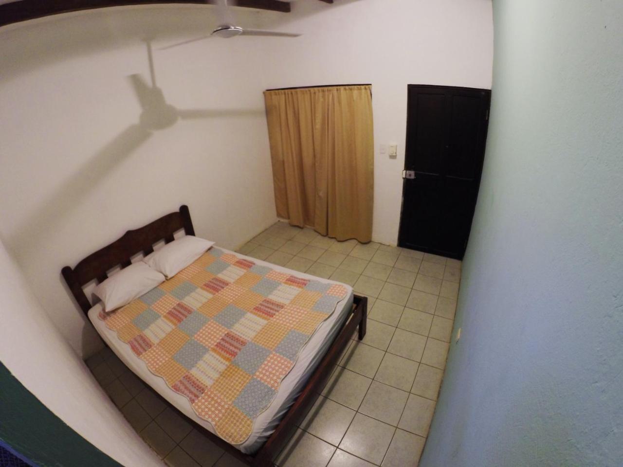טמארינדו Tsunami Hostel מראה חיצוני תמונה