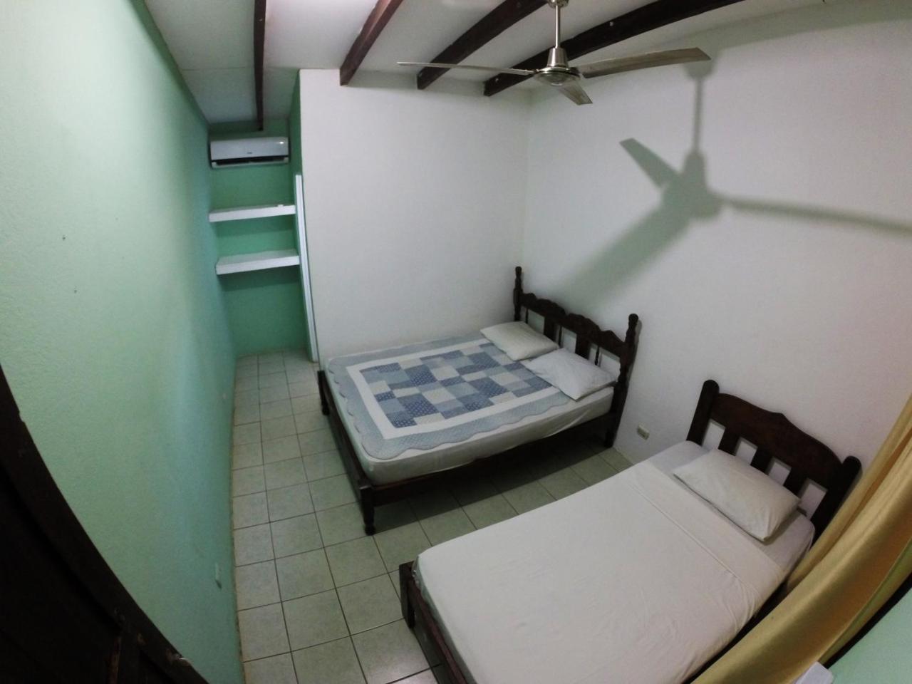 טמארינדו Tsunami Hostel מראה חיצוני תמונה