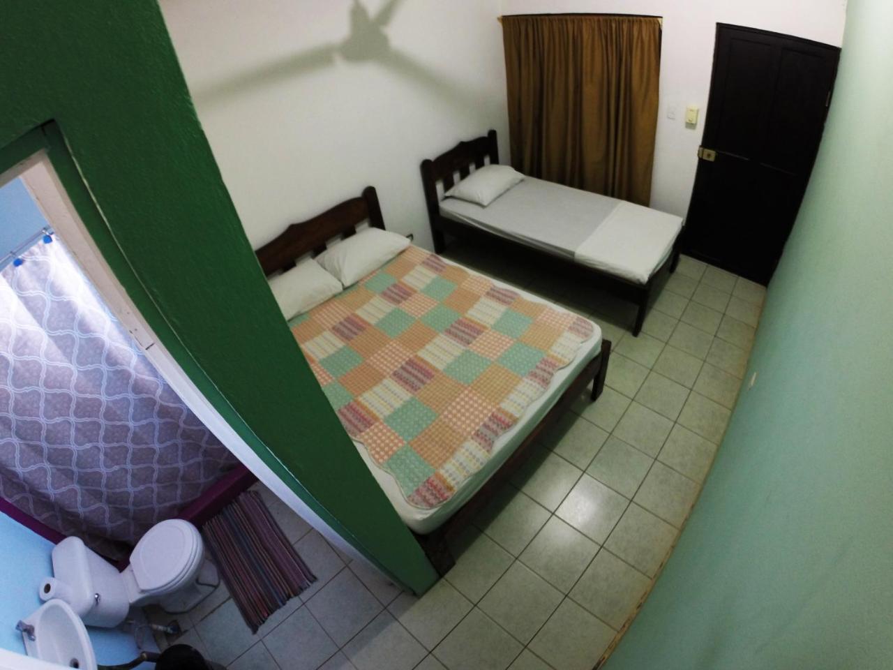 טמארינדו Tsunami Hostel מראה חיצוני תמונה