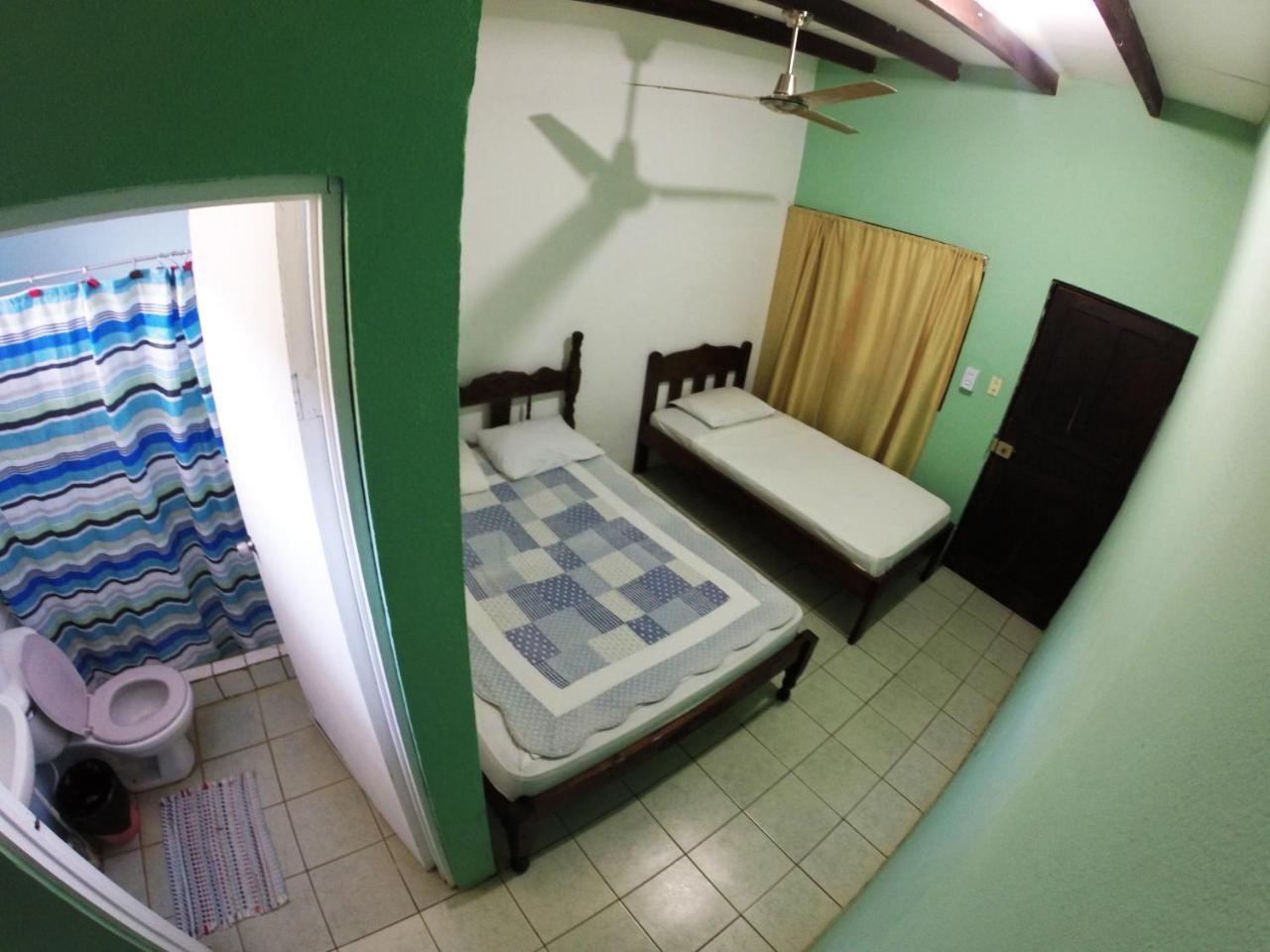 טמארינדו Tsunami Hostel מראה חיצוני תמונה