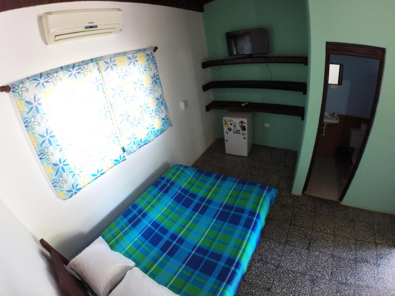 טמארינדו Tsunami Hostel מראה חיצוני תמונה