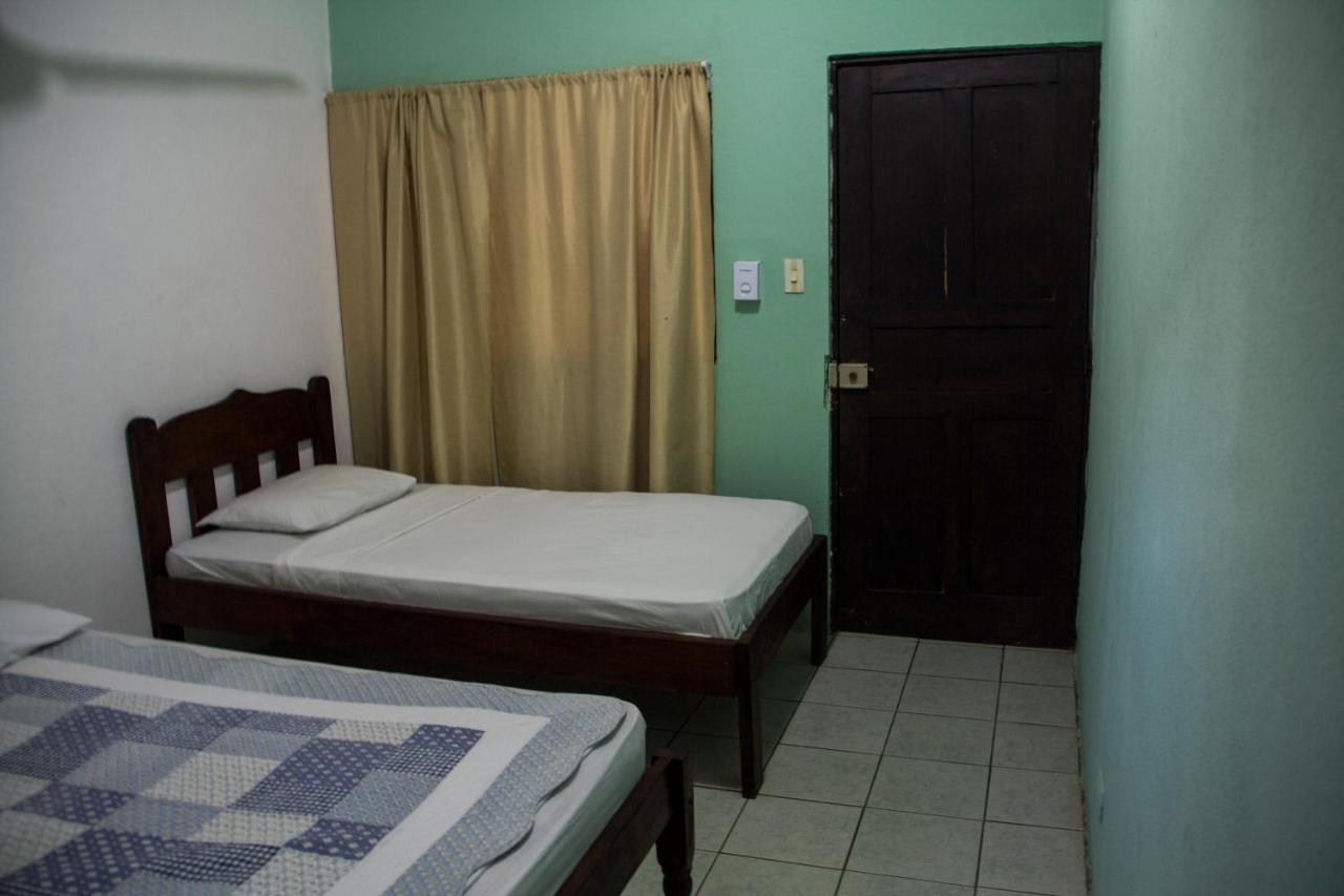 טמארינדו Tsunami Hostel מראה חיצוני תמונה